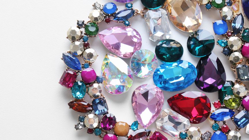 
Designing Custom Birthstone Jewelry: Everything You Need to Know

